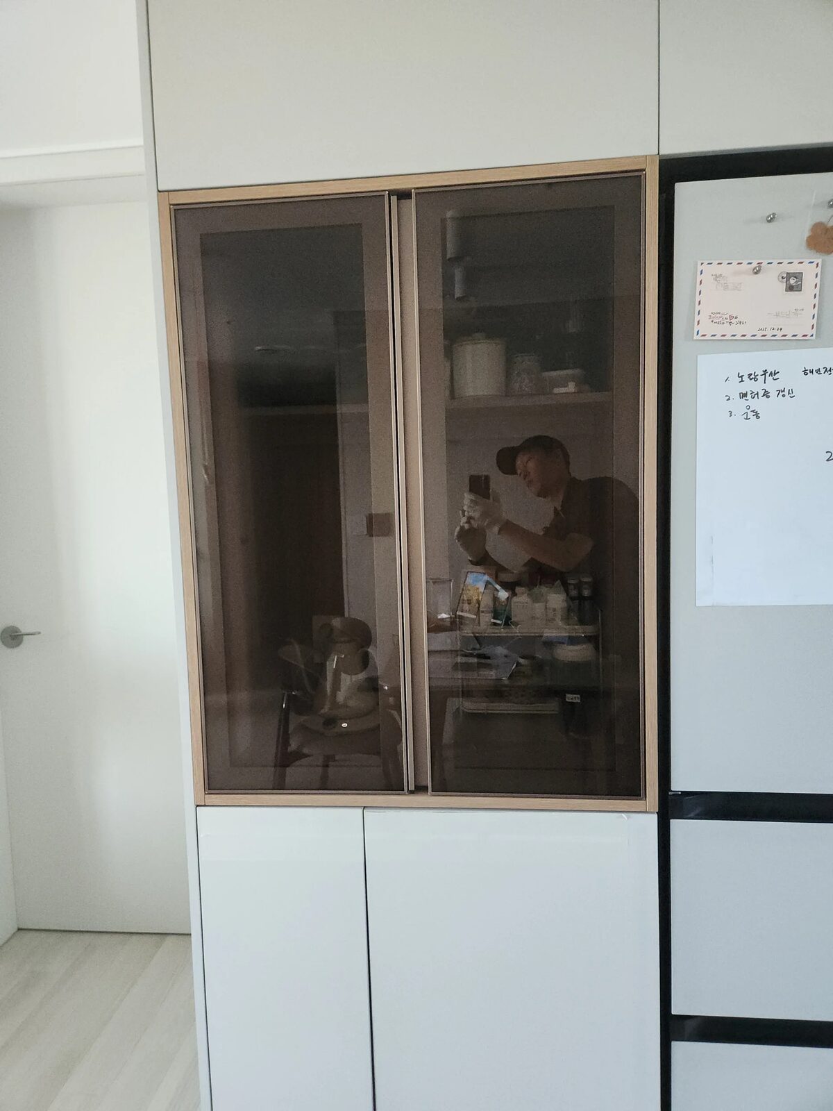 시공 후 - 마포 오래된 장롱, 뜯어내지 않고 새것처럼 — 장 리폼 시공기 집사홈